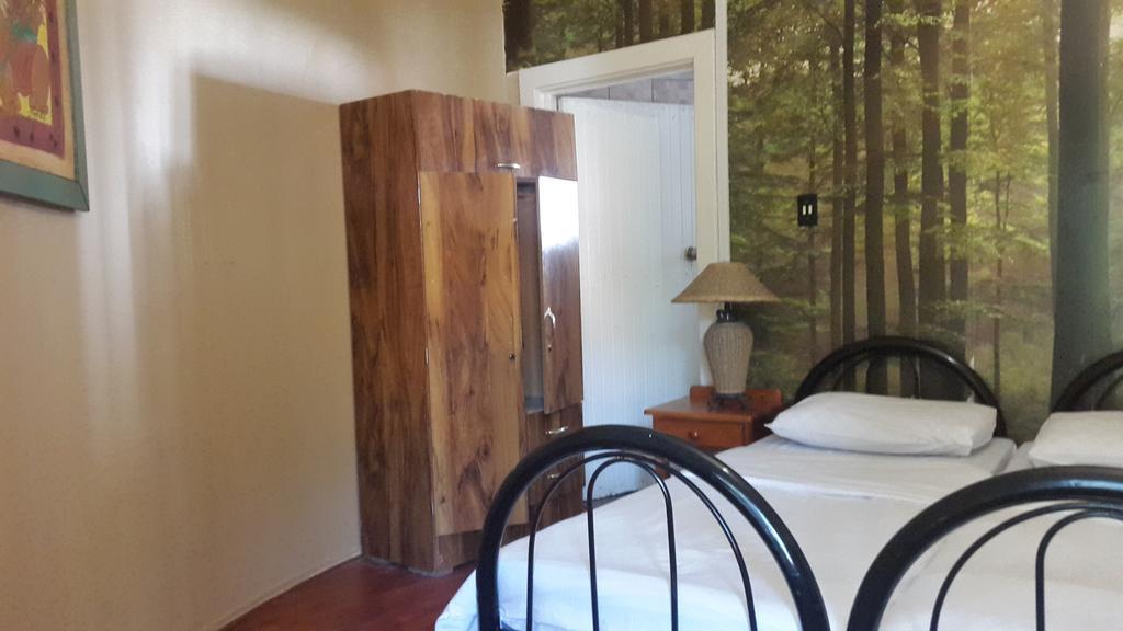 Rosebank Lodge & Backpacker Johannesbourg Extérieur photo