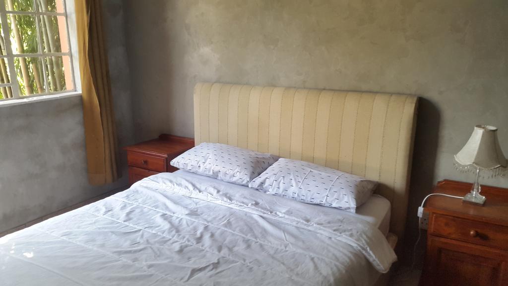 Rosebank Lodge & Backpacker Johannesbourg Extérieur photo